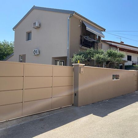 House Runa Porec Luaran gambar